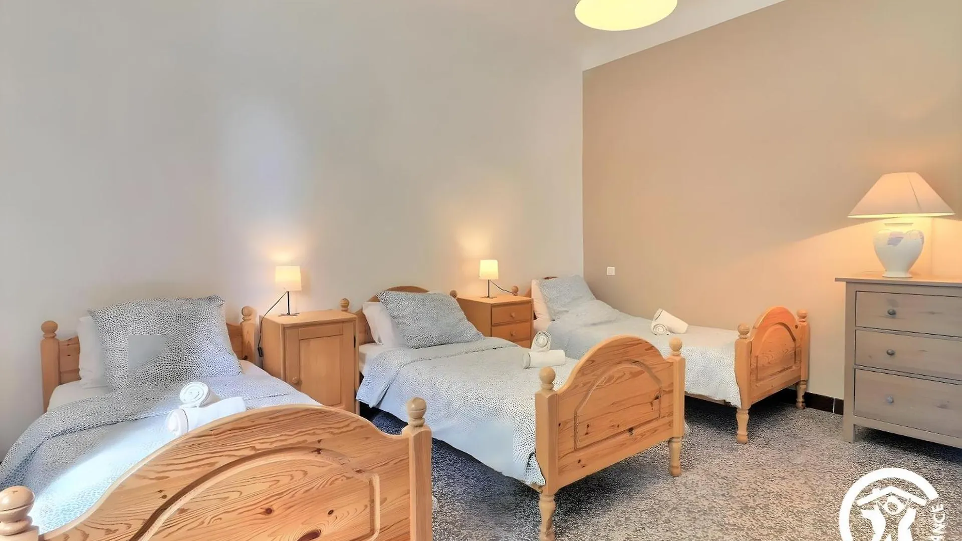 Le Chambonnet Villa Saint-Martin-de-Crau 0*,  France